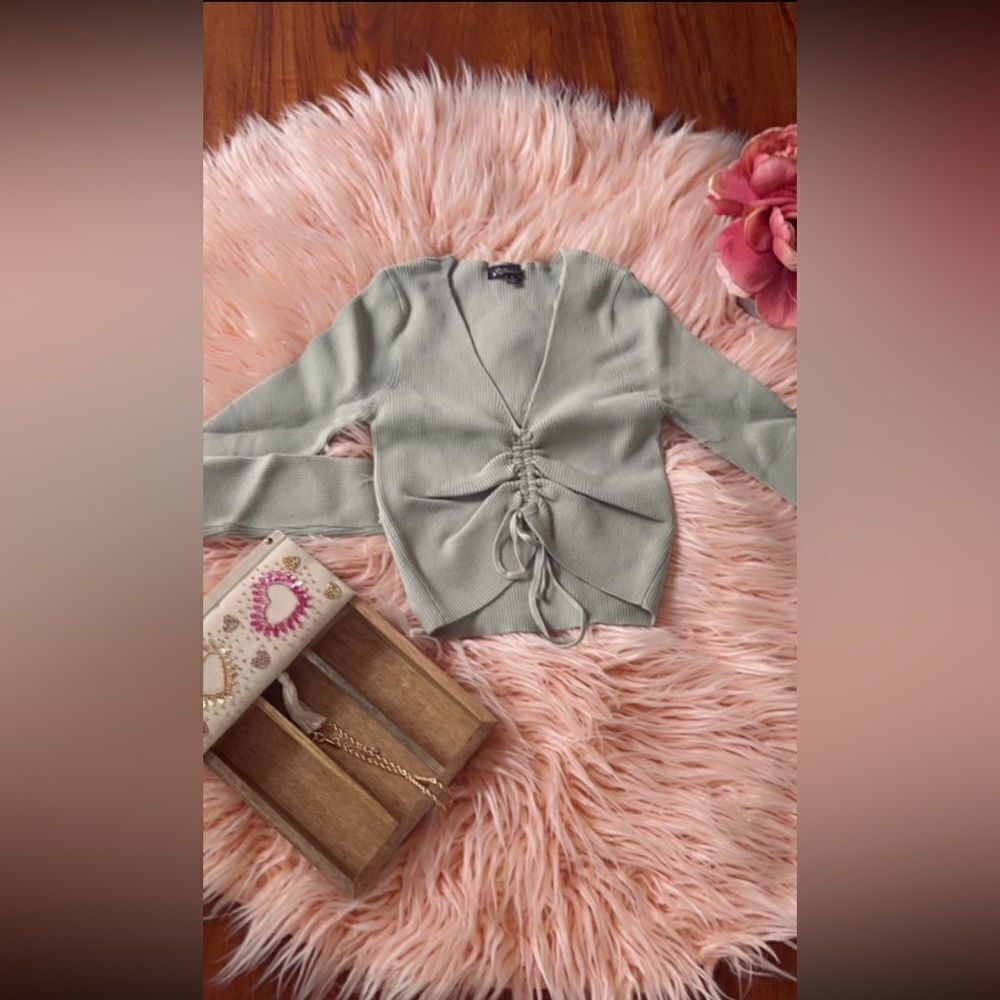 light green short sleeve top